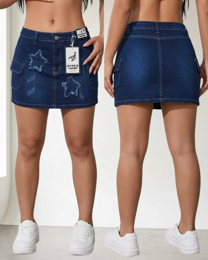 Falda short cargo con diseño de estrellas