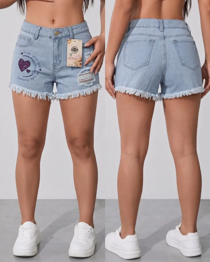 Short rigido rasgado con estampado